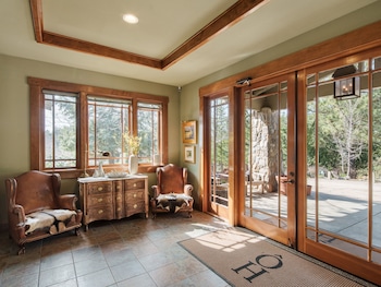 Orchard Hill,Santa Ysabel>>Julian,2.5 star