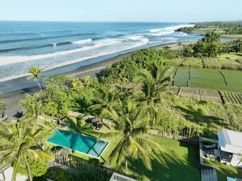 black beach villa by nakula