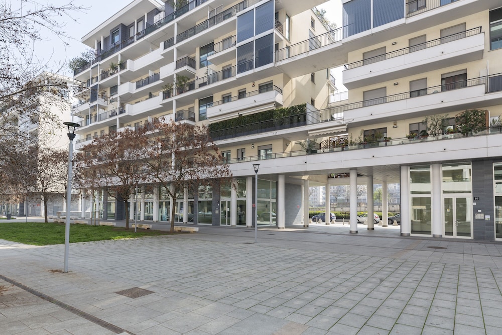 notami sky home santa giulia