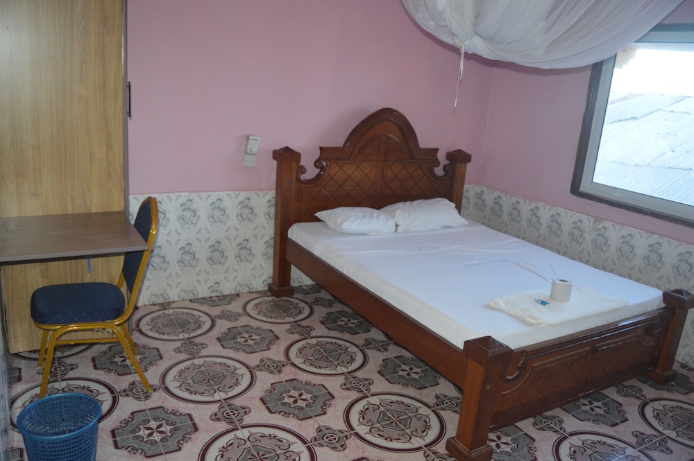 peacock court hotel kilifi