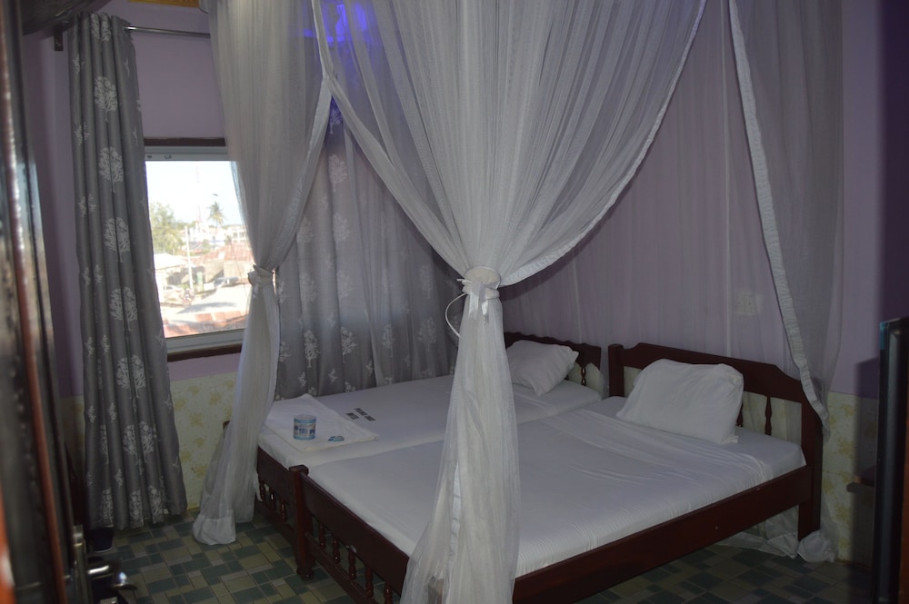 peacock court hotel kilifi