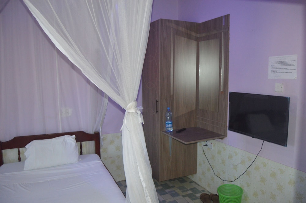 peacock court hotel kilifi