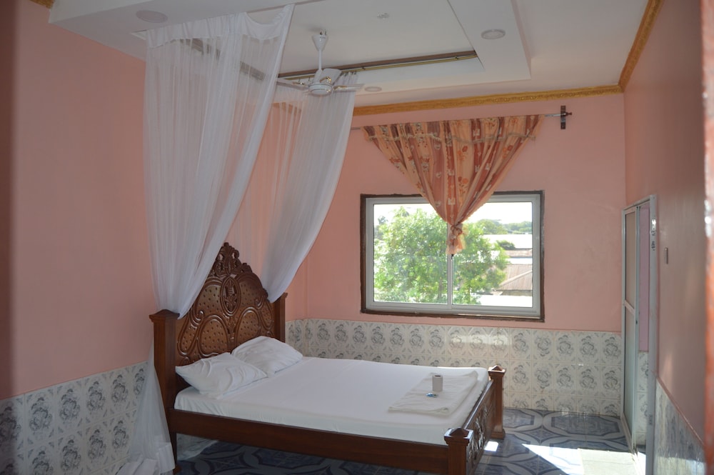 peacock court hotel kilifi