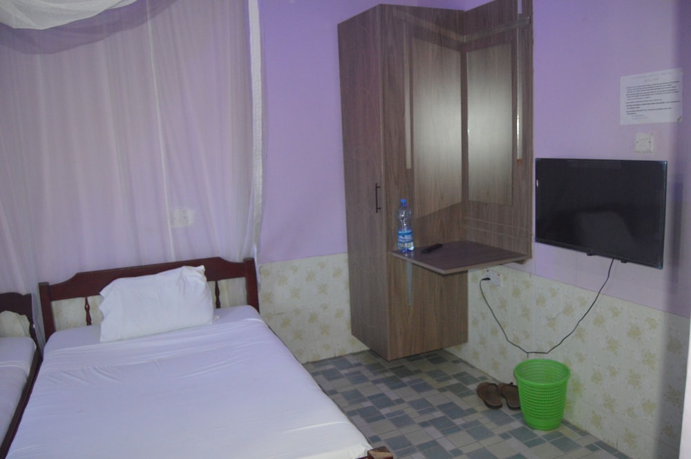 peacock court hotel kilifi