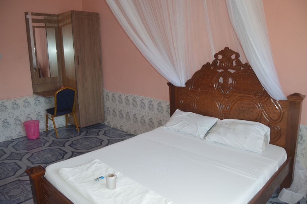 peacock court hotel kilifi