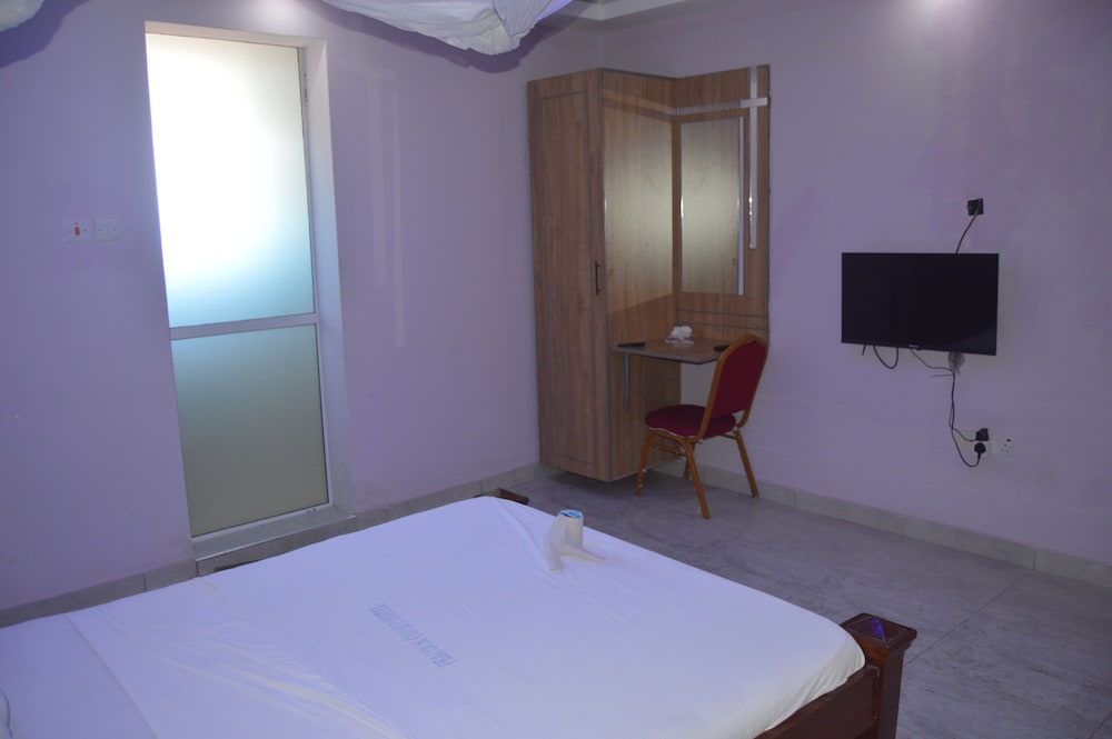 peacock court hotel kilifi