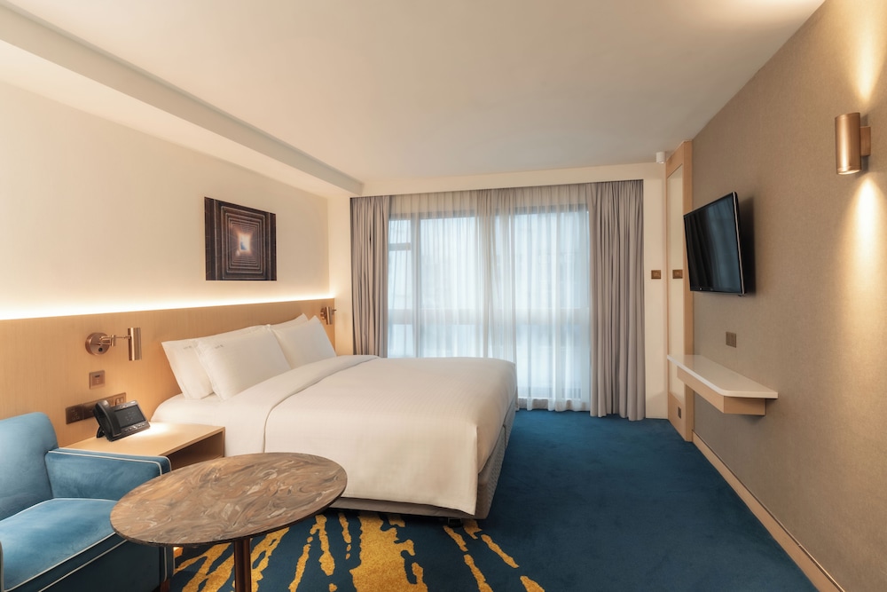 holiday inn golden mile hong kong by ihg