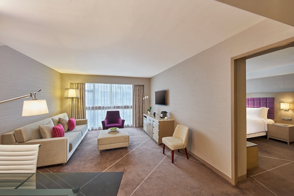 holiday inn golden mile hong kong by ihg
