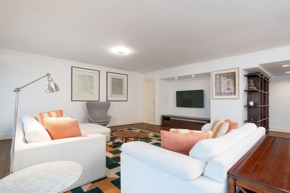 holiday inn golden mile hong kong by ihg