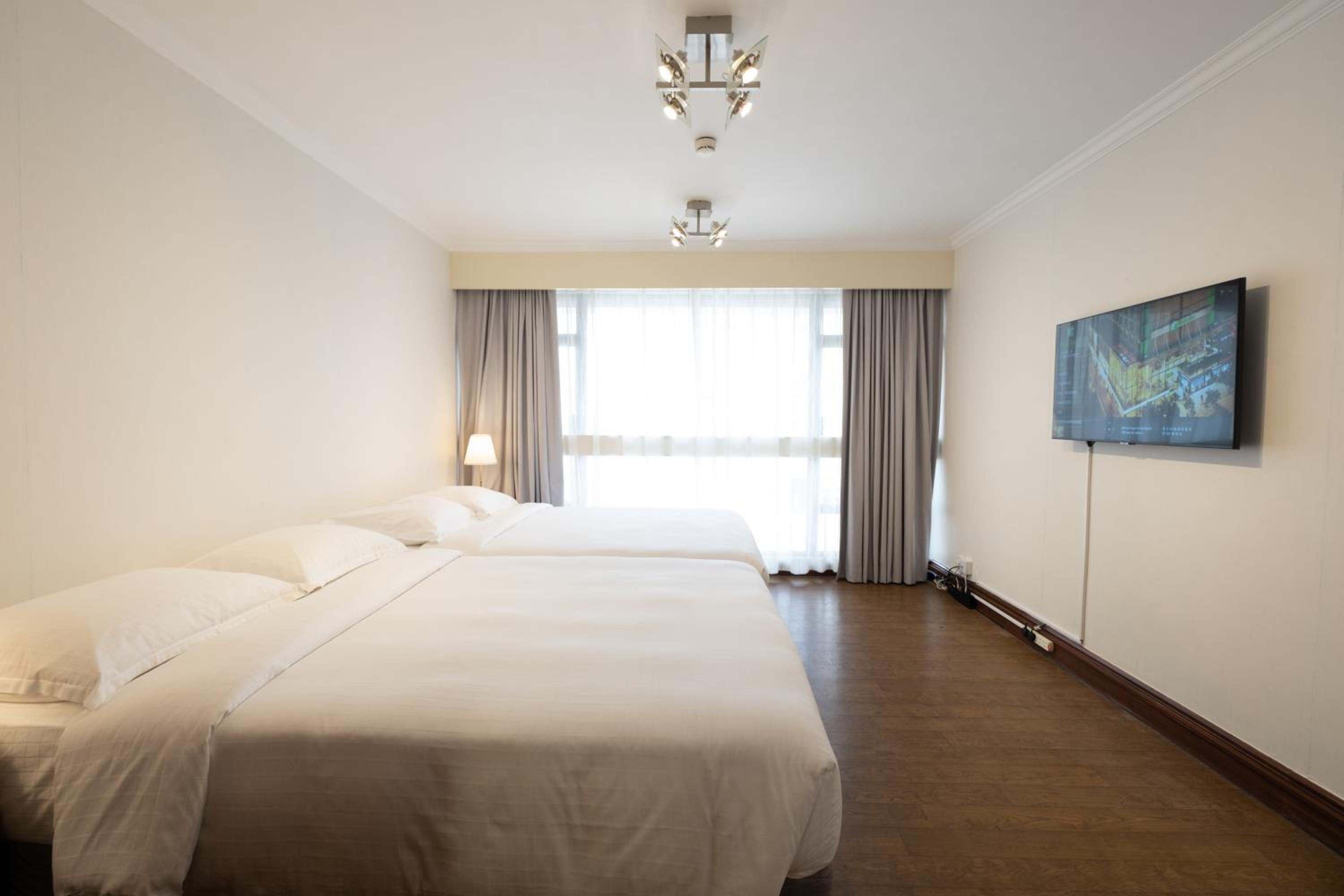 holiday inn golden mile hong kong by ihg