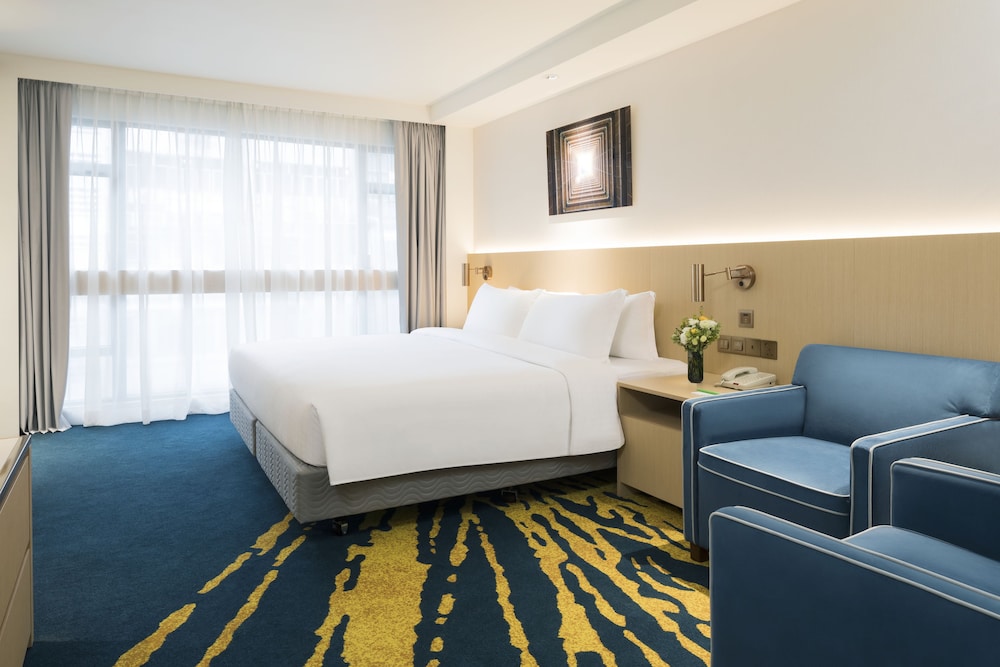 holiday inn golden mile hong kong by ihg