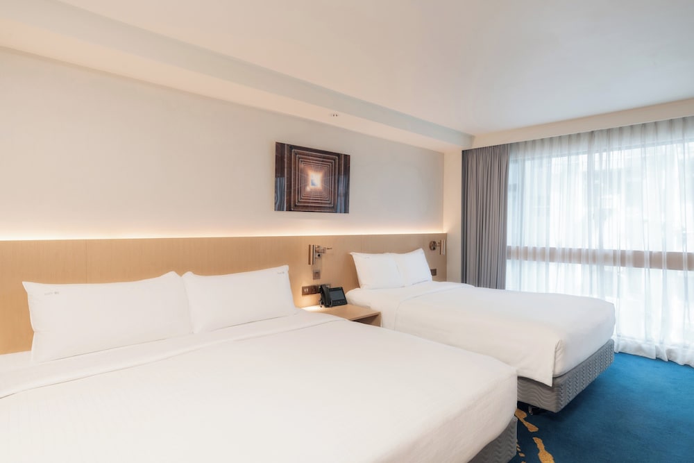 holiday inn golden mile hong kong by ihg
