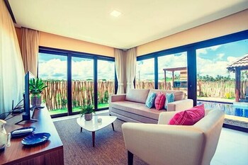 illa blue village