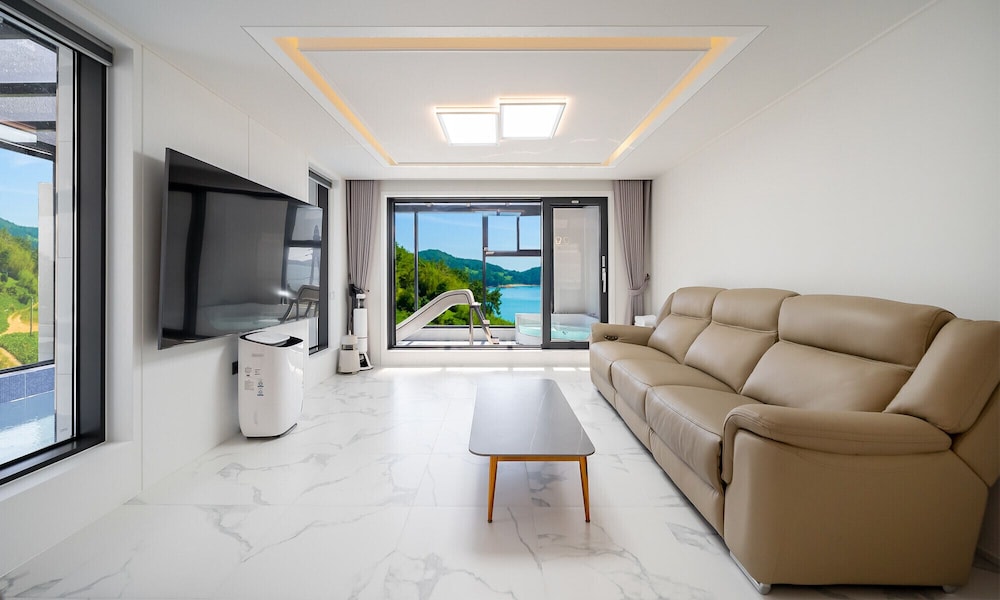 baekya pool villa and kids