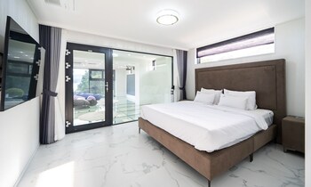 baekya pool villa and kids