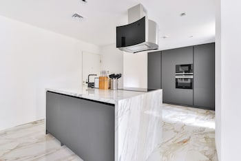 stunning 1br in bahar near jbr beach