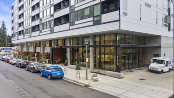 airy and open corner loft 92 walkscore