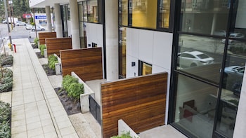 airy and open corner loft 92 walkscore