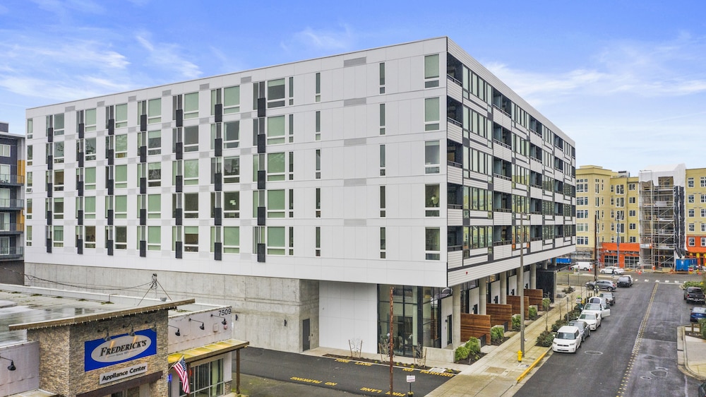 airy and open corner loft 92 walkscore