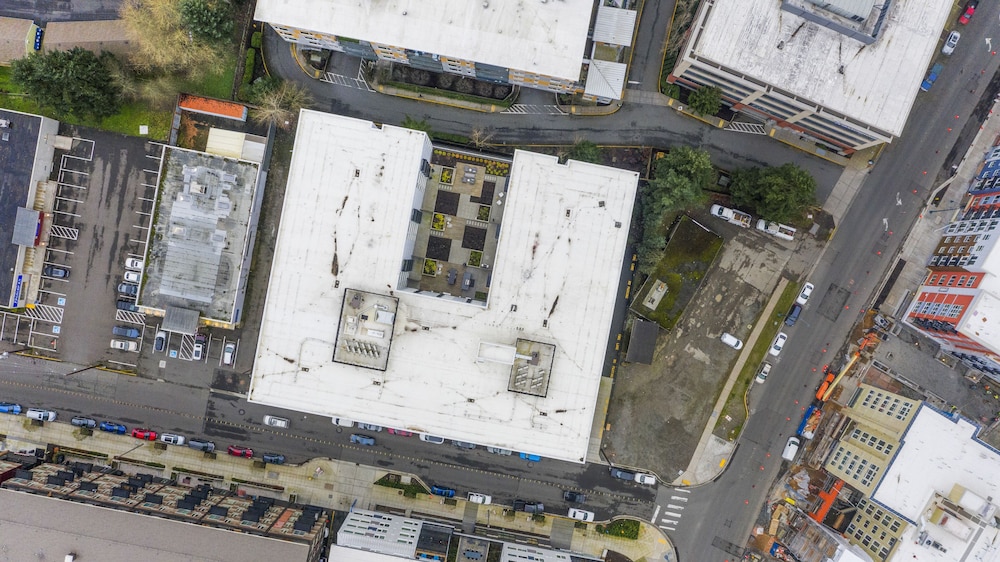 airy and open corner loft 92 walkscore