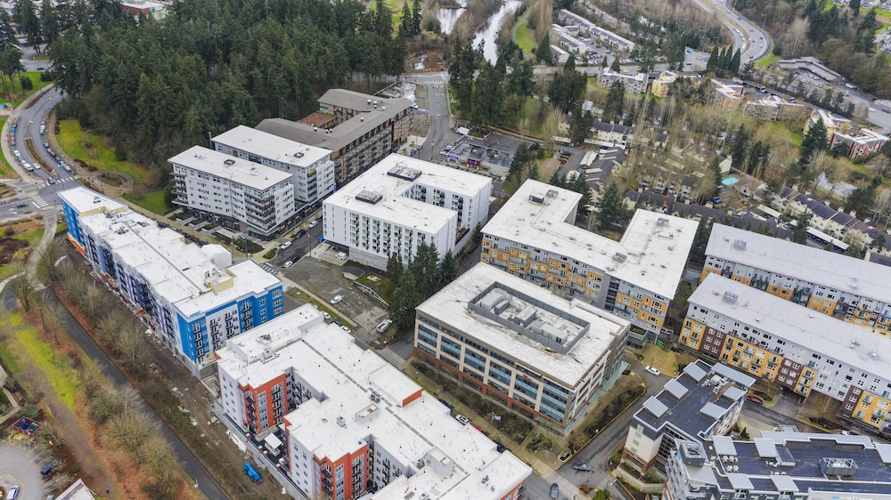 airy and open corner loft 92 walkscore