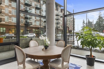 airy and open corner loft 92 walkscore