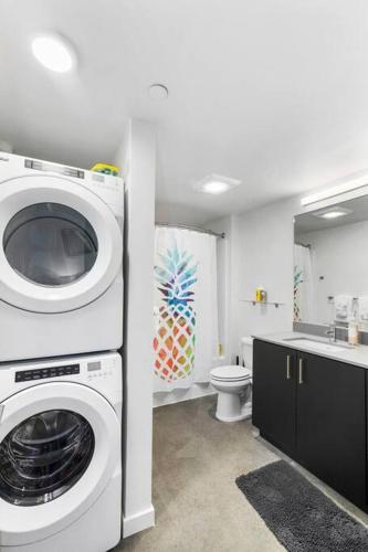 airy and open corner loft 92 walkscore