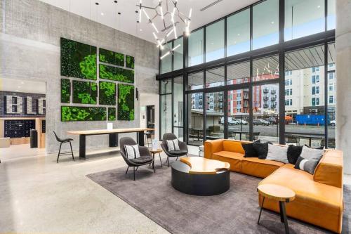 airy and open corner loft 92 walkscore