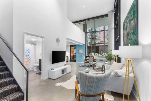 airy and open corner loft 92 walkscore