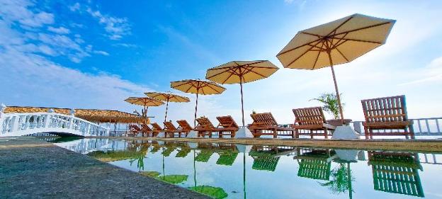 gili beachfront suites
