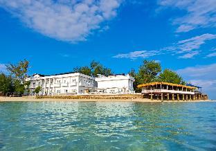 gili beachfront suites