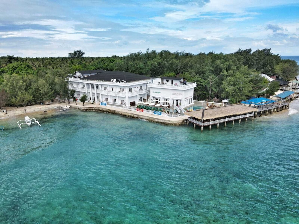 gili beachfront suites