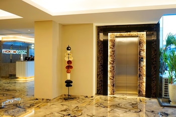 front one gosyen hotel salatiga
