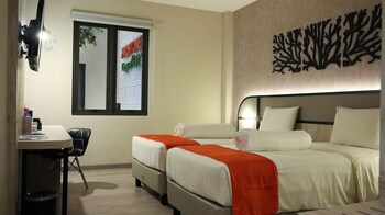 front one gosyen hotel salatiga