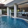 front one gosyen hotel salatiga