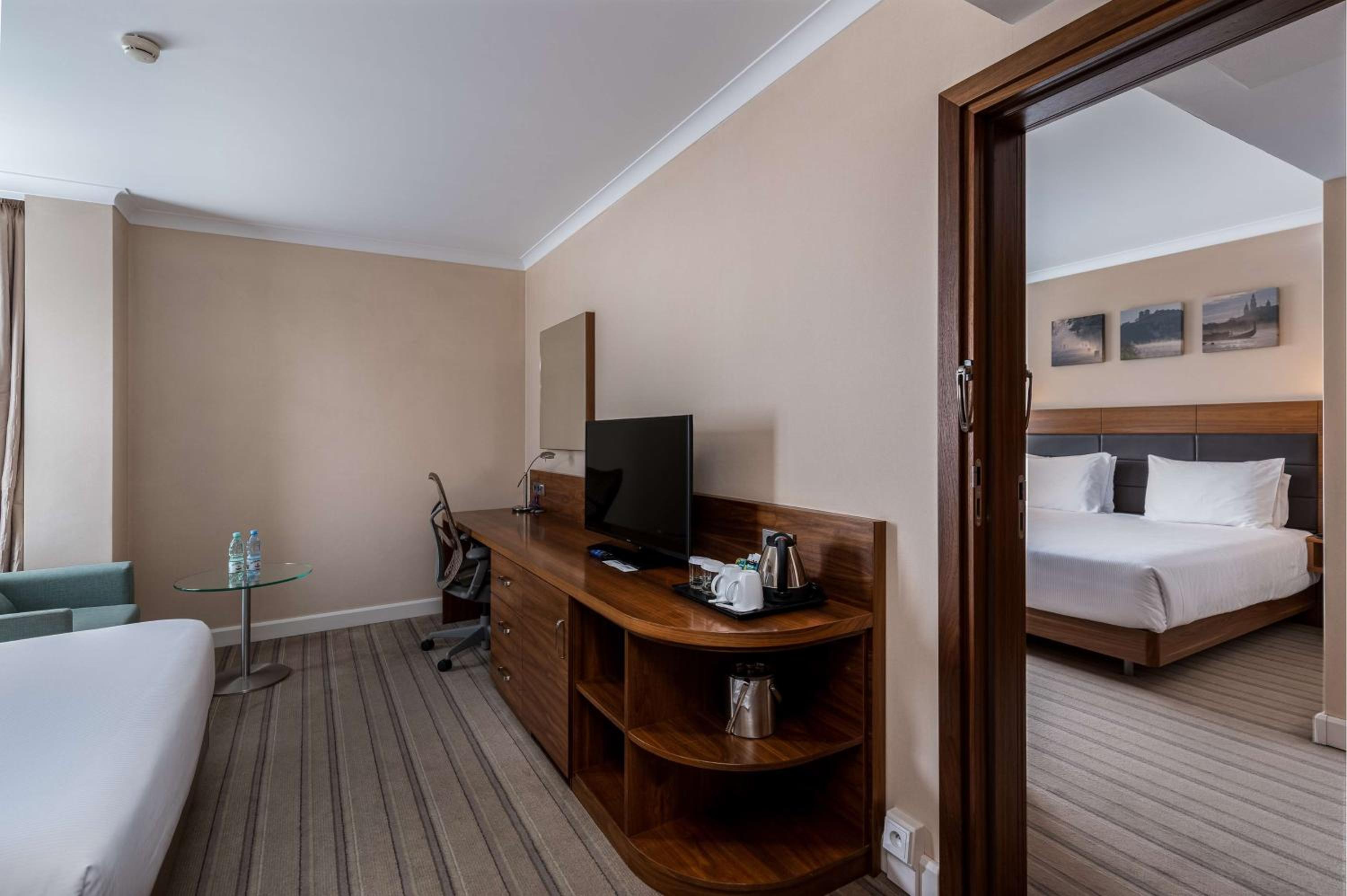 hilton garden inn krakow