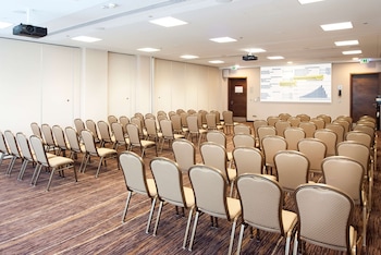 hilton garden inn krakow