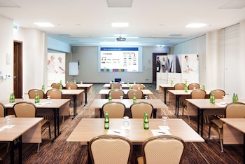 hilton garden inn krakow