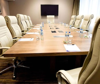 hilton garden inn krakow