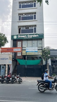 Green Garden Cafe & Hotel