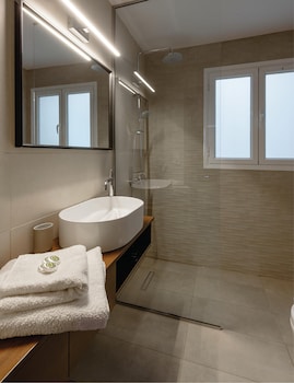 akali apartment airport by airstay