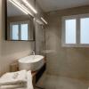 akali apartment airport by airstay