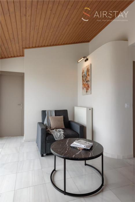 akali apartment airport by airstay