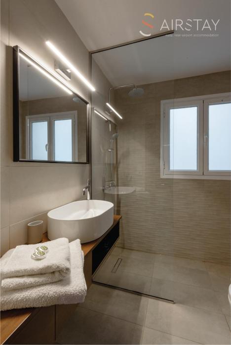 akali apartment airport by airstay