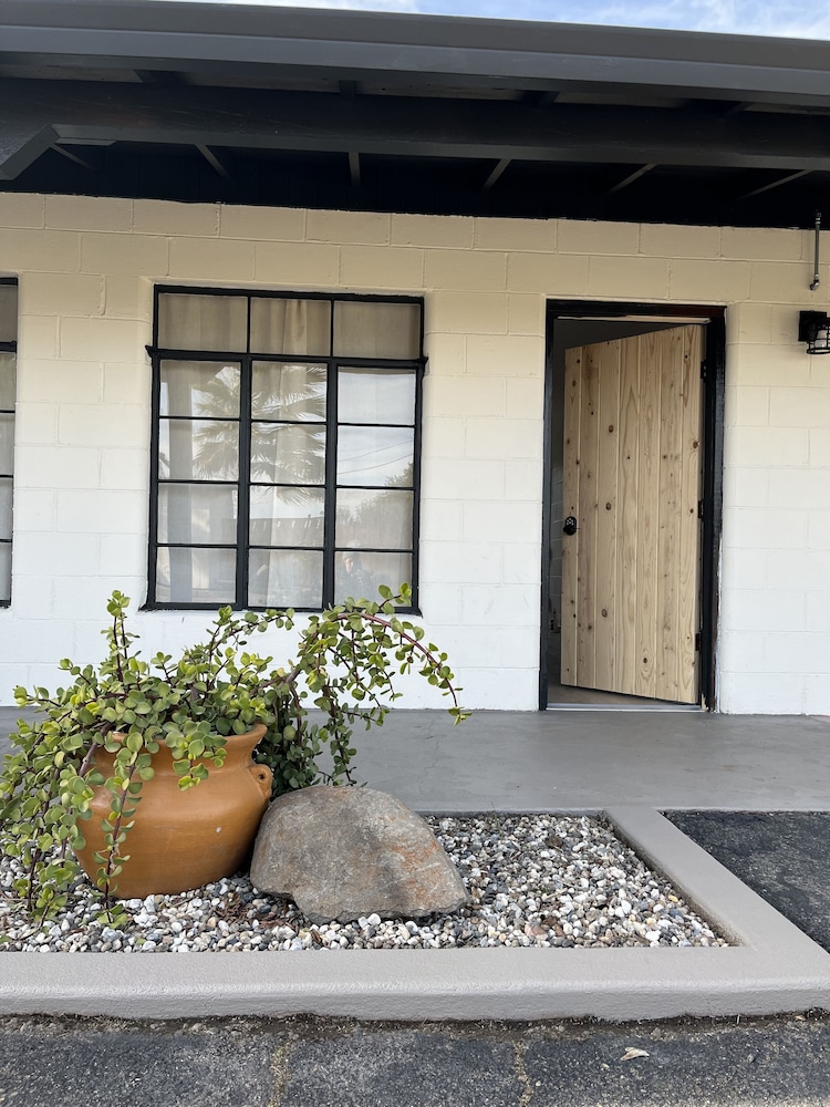 triangle motel