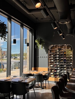 alt hotel calgary university district