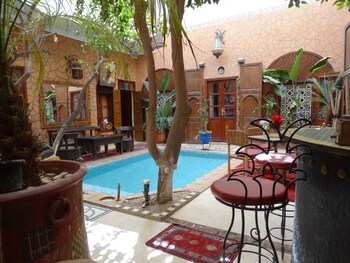 riad serenis