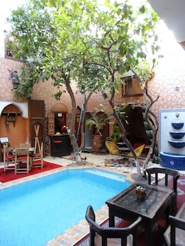 riad serenis