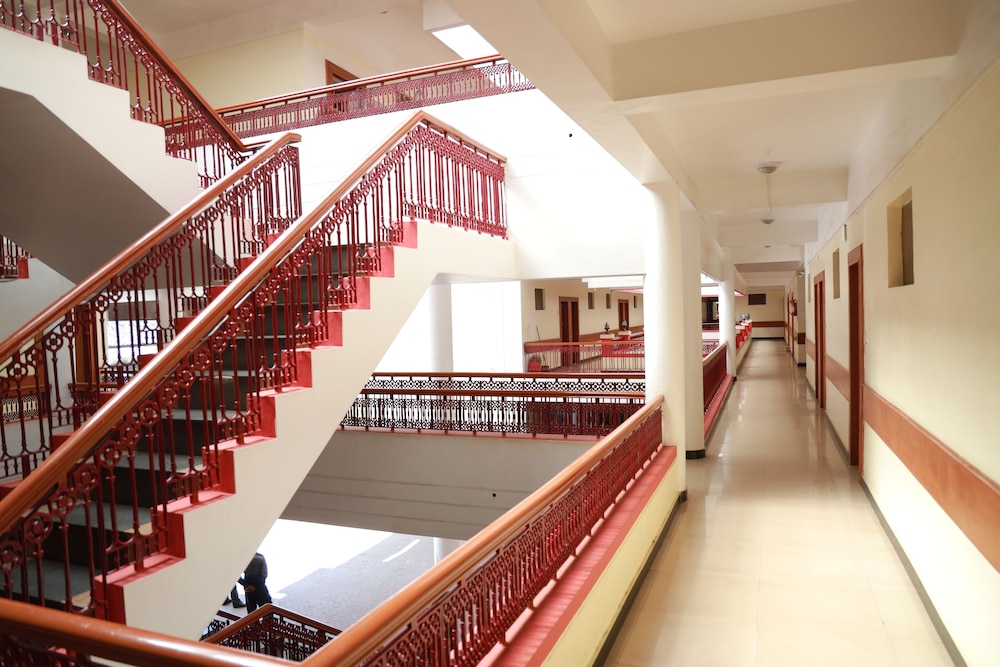 Hotel Glanton Manor,Coonoor Road,3 star