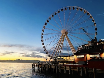 beacon hill retro central location